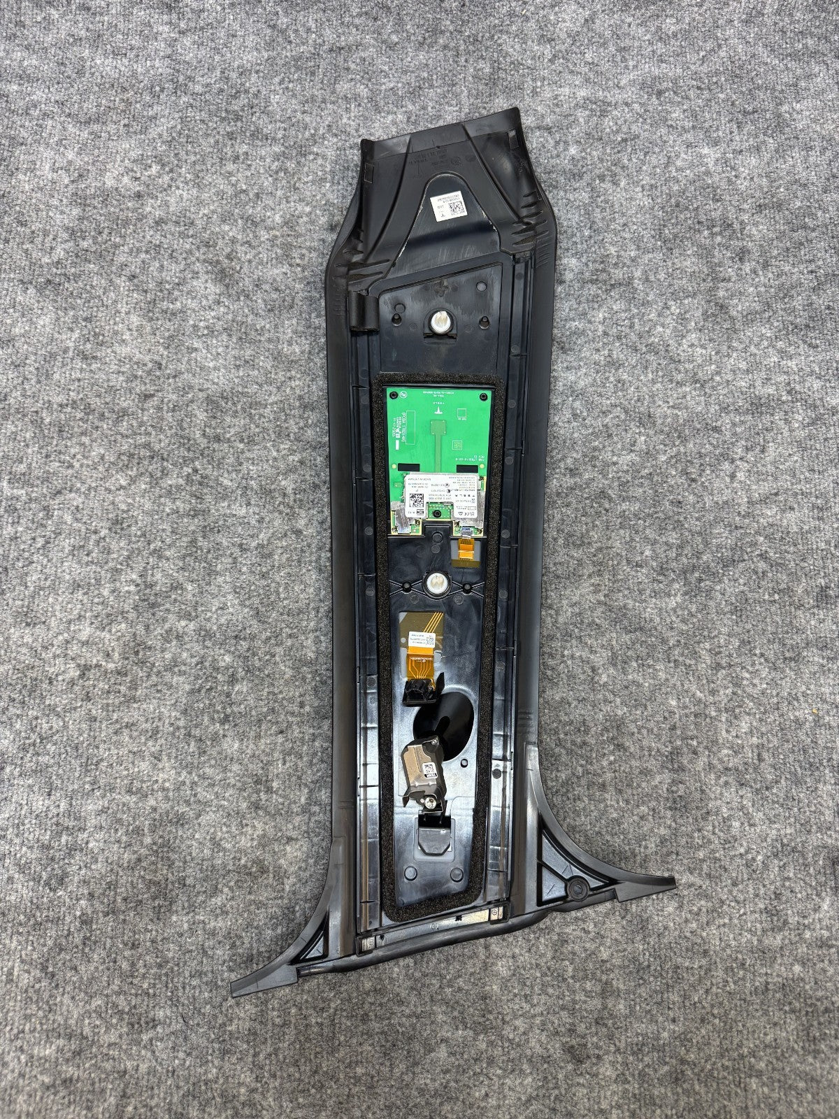 2020 - 2024 TESLA MODEL Y RIGHT SIDE B-PILLAR GLASS TRIM CAMERA OEM 1785300-00-B