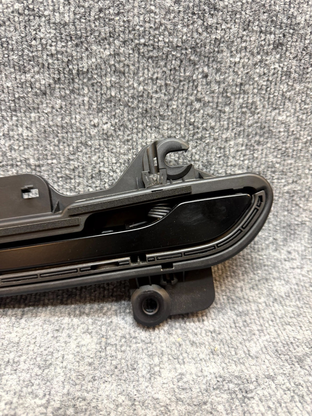 2020 - 2024 TESLA MODEL Y FRONT/REAR LEFT SIDE DOOR HANDLE OEM, 1528114-00-D
