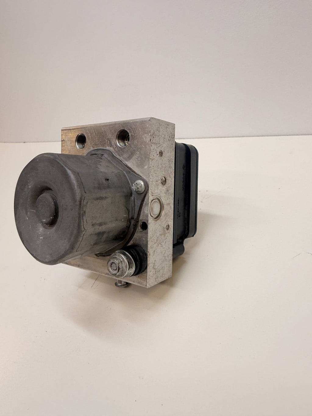 2012-2020 TESLA MODEL S ABS Anti Lock Brake Pump Module Unit 1037797-00-C