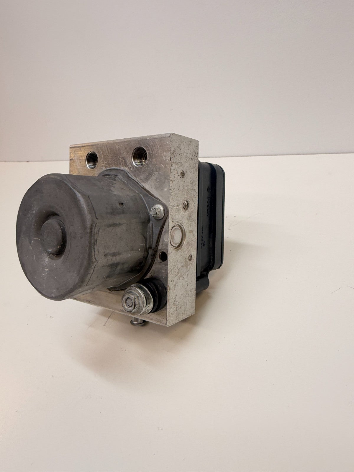 2012-2020 TESLA MODEL S ABS Anti Lock Brake Pump Module Unit 1037797-00-C