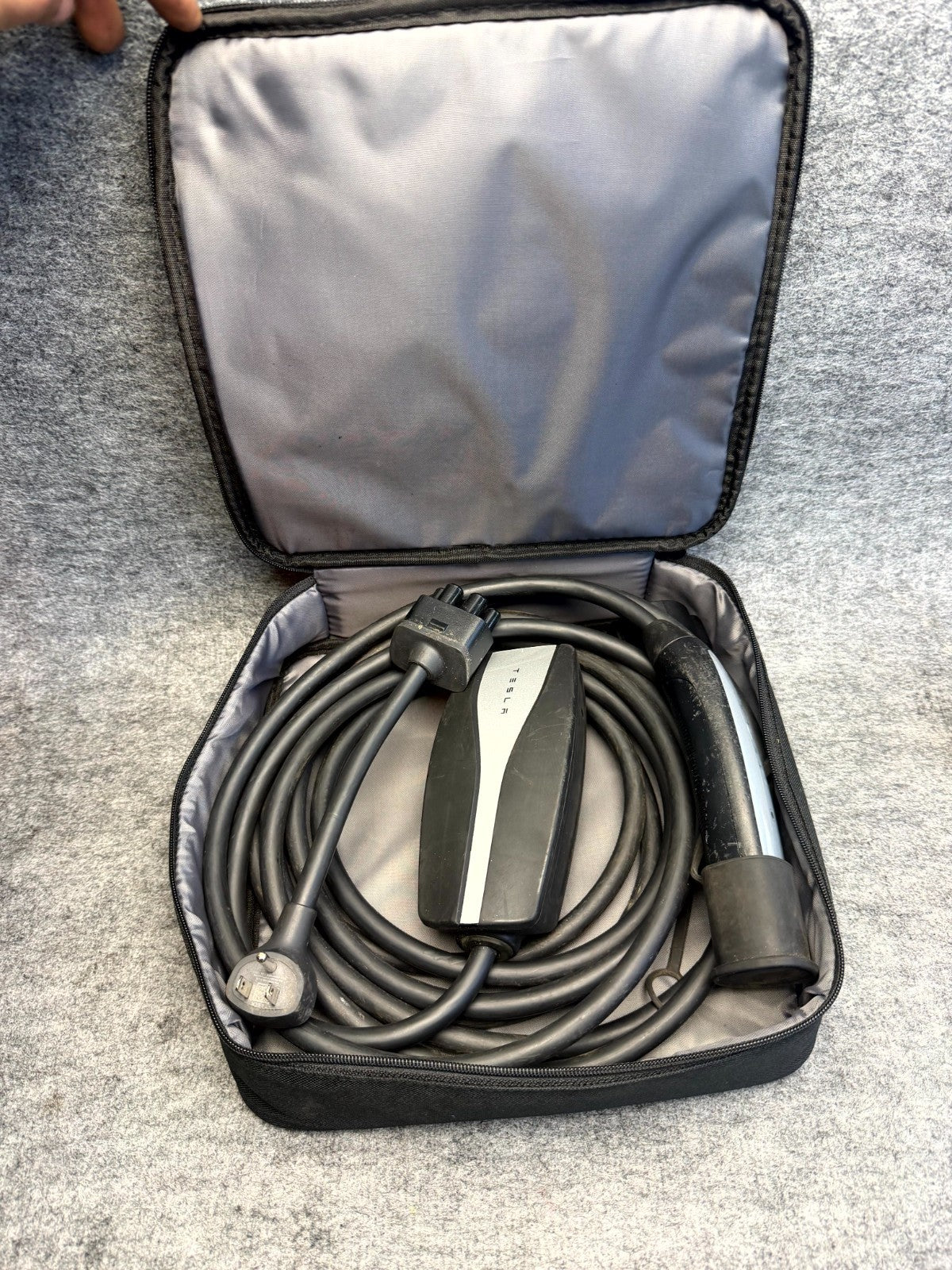 ♦️17-23 TESLA MODEL 3 Y X CHARGING CHARGER CASE HOLDER BAG OEM 1509564-00-A