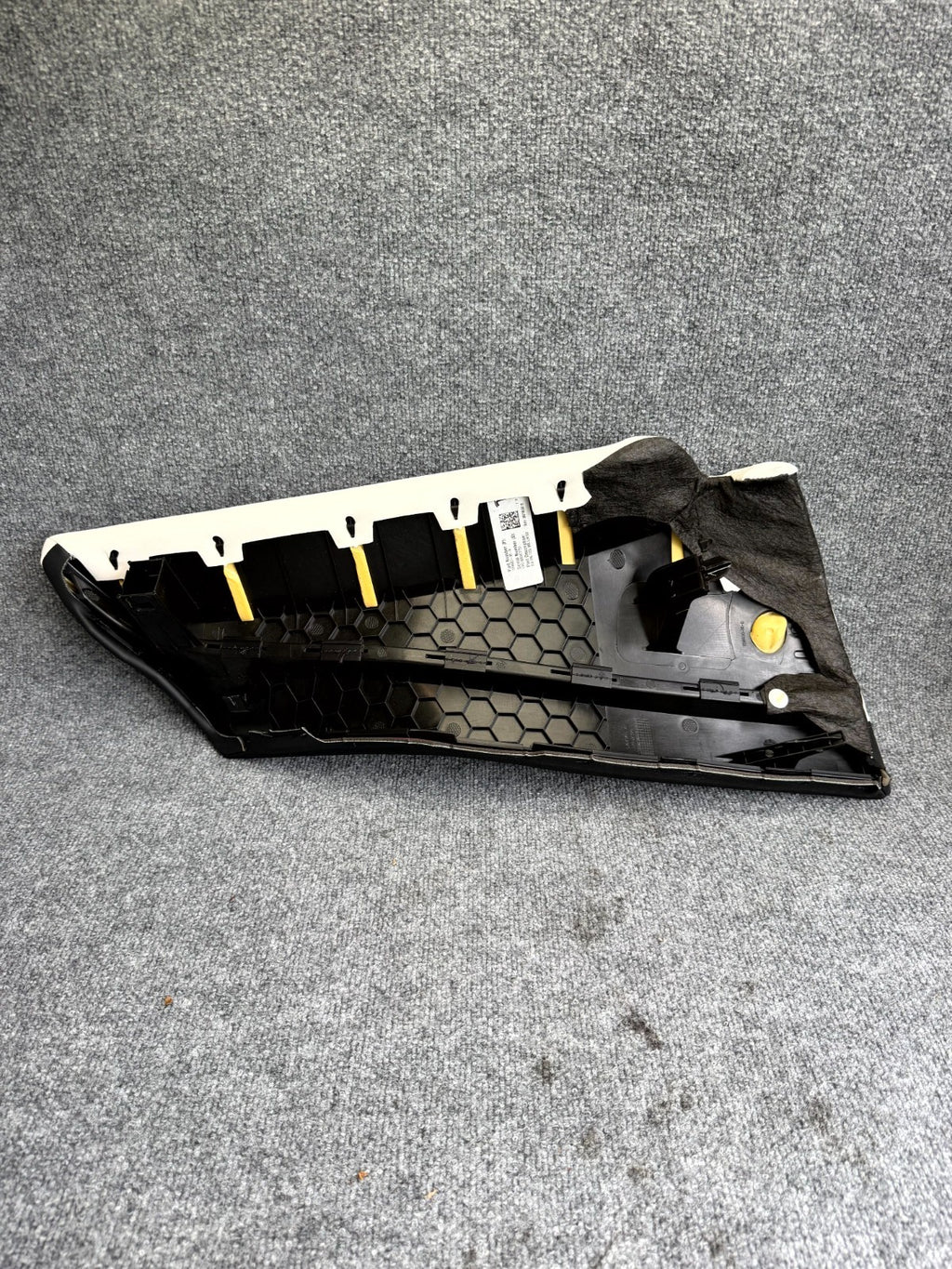 2017-2023 TESLA MODEL 3 REAR LEFT SECOND ROW SEAT BOLSTER COVER OEM, 109602792H