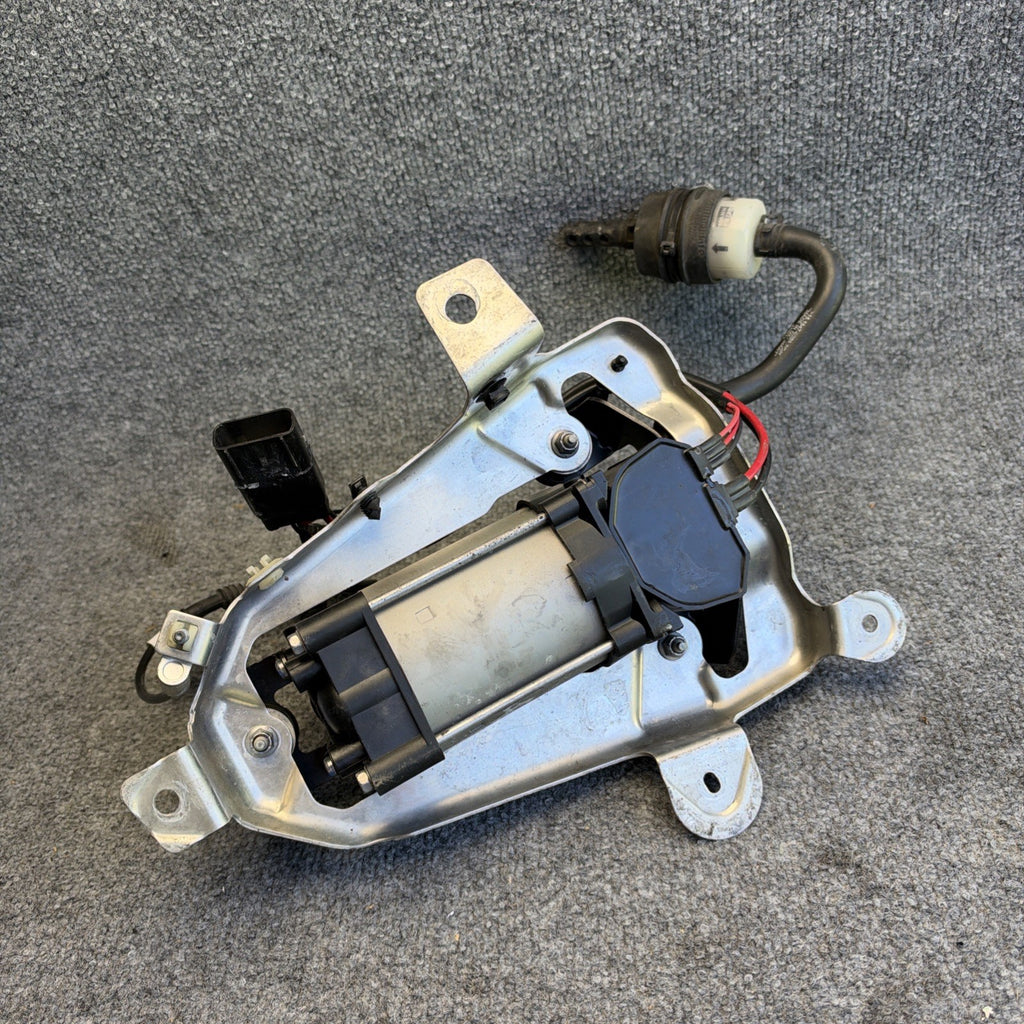 2012-2015 Tesla Model S Air Suspension Compressor Pump w/ Bracket 6006404-00-B