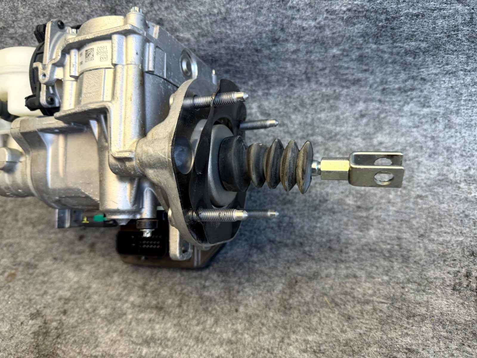 ♦️12-20 TESLA MODEL S BRAKE BOOSTER MASTER CYLINDER W/ RESERVOIR OEM, 103712300B