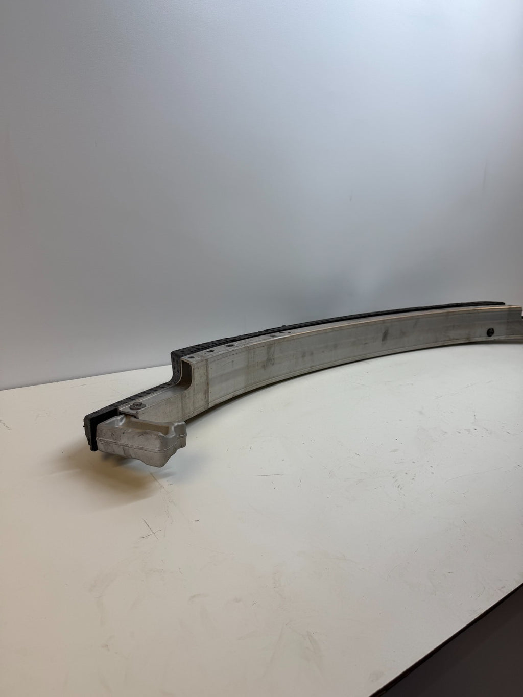 2020-24 TESLA MODEL Y FRONT BUMPER REINFORCEMENT BAR 1487601-00-F