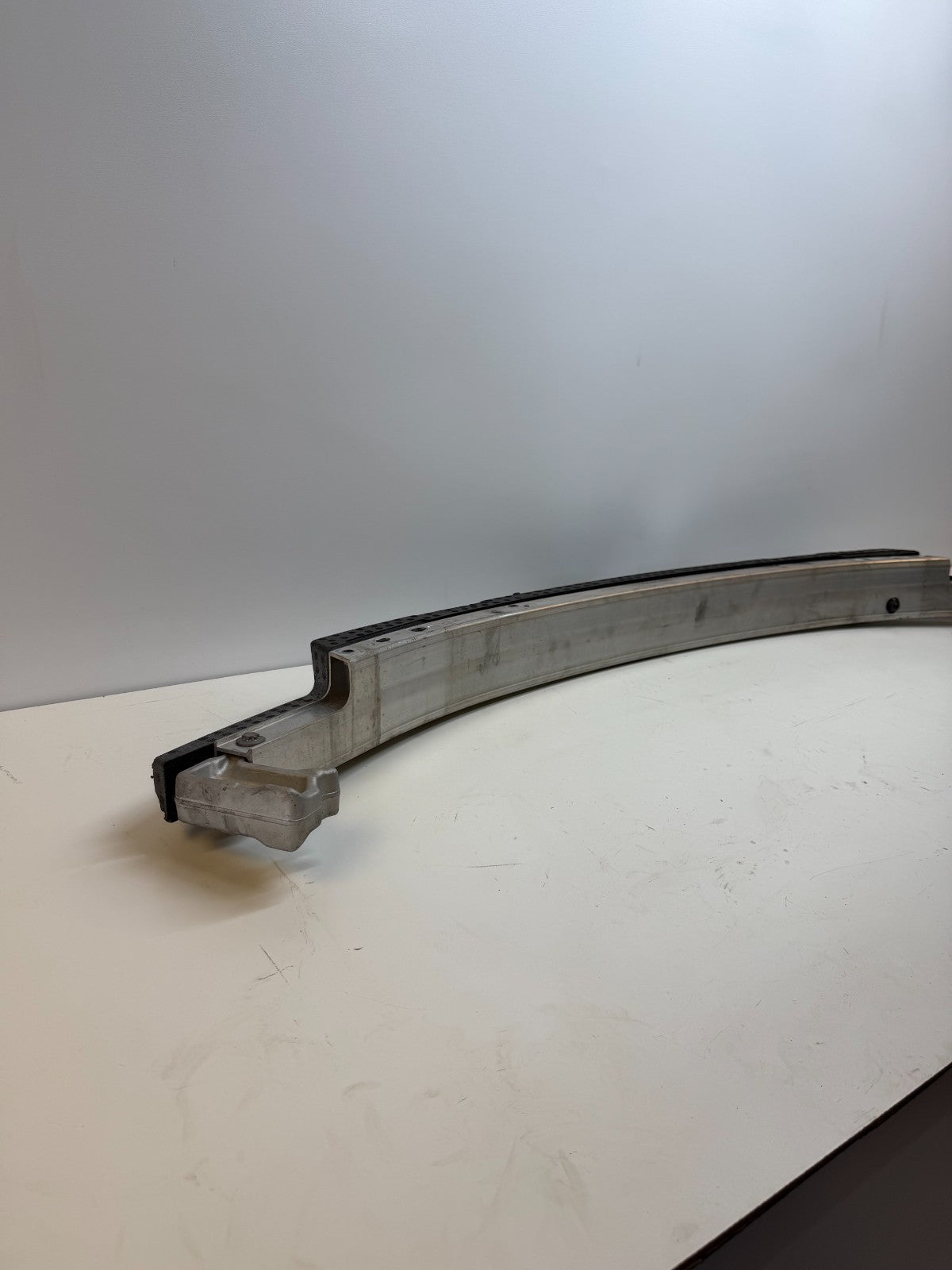 2020-24 TESLA MODEL Y FRONT BUMPER REINFORCEMENT BAR 1487601-00-F
