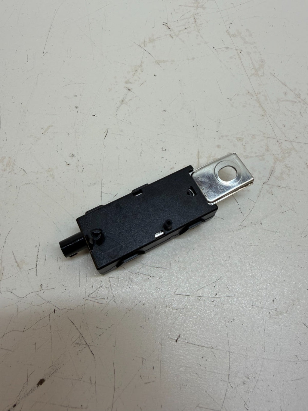 2020-2024 TESLA MODEL Y REAR ANTENNA AMPLIFIER FM RADIO MODULE UNIT 1551330-00-B