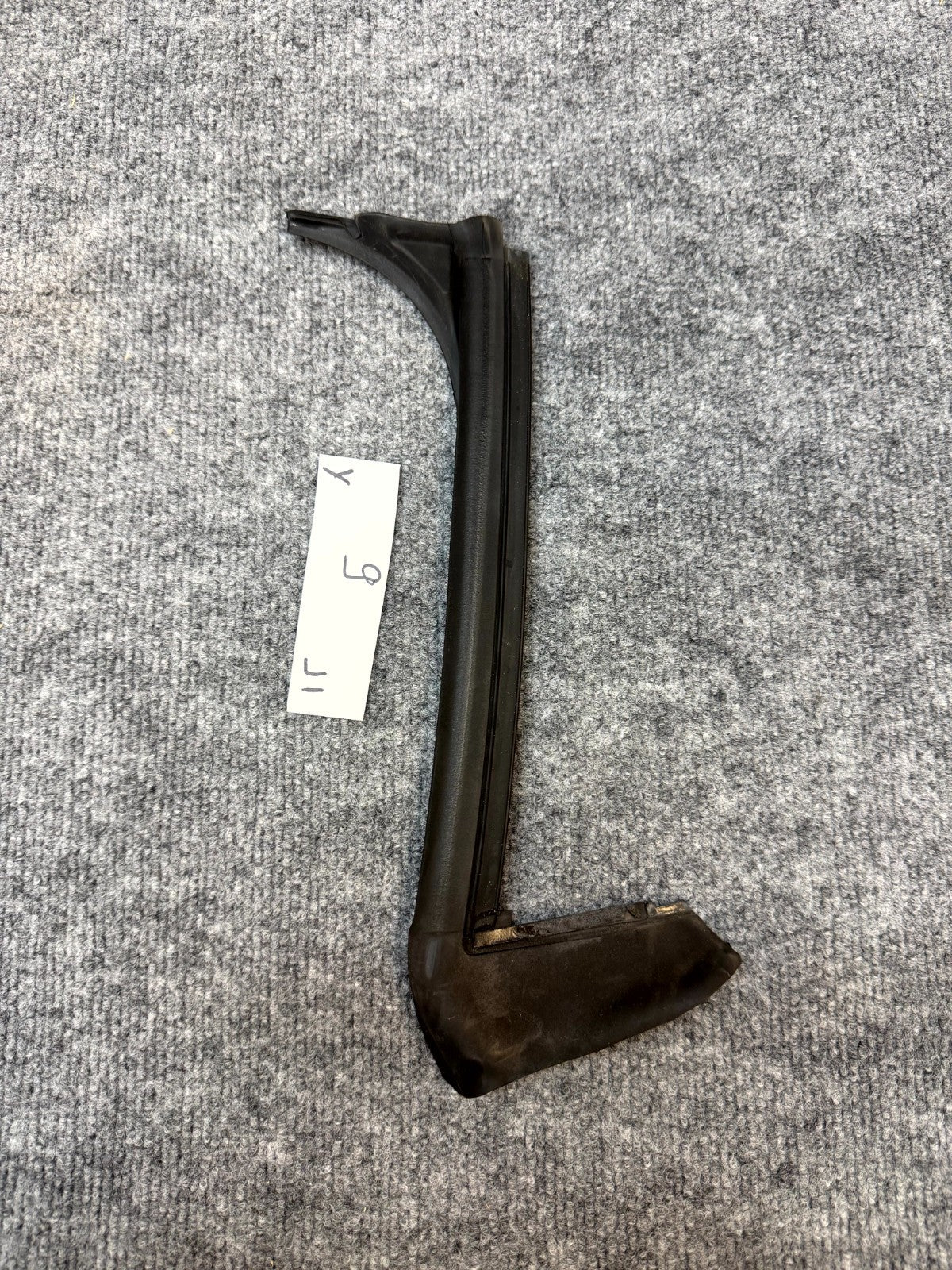 2020 - 2024 TESLA MODEL Y REAR LEFT SIDE DOOR SEAL WEATHERSTRIP OEM 1497715-00-D
