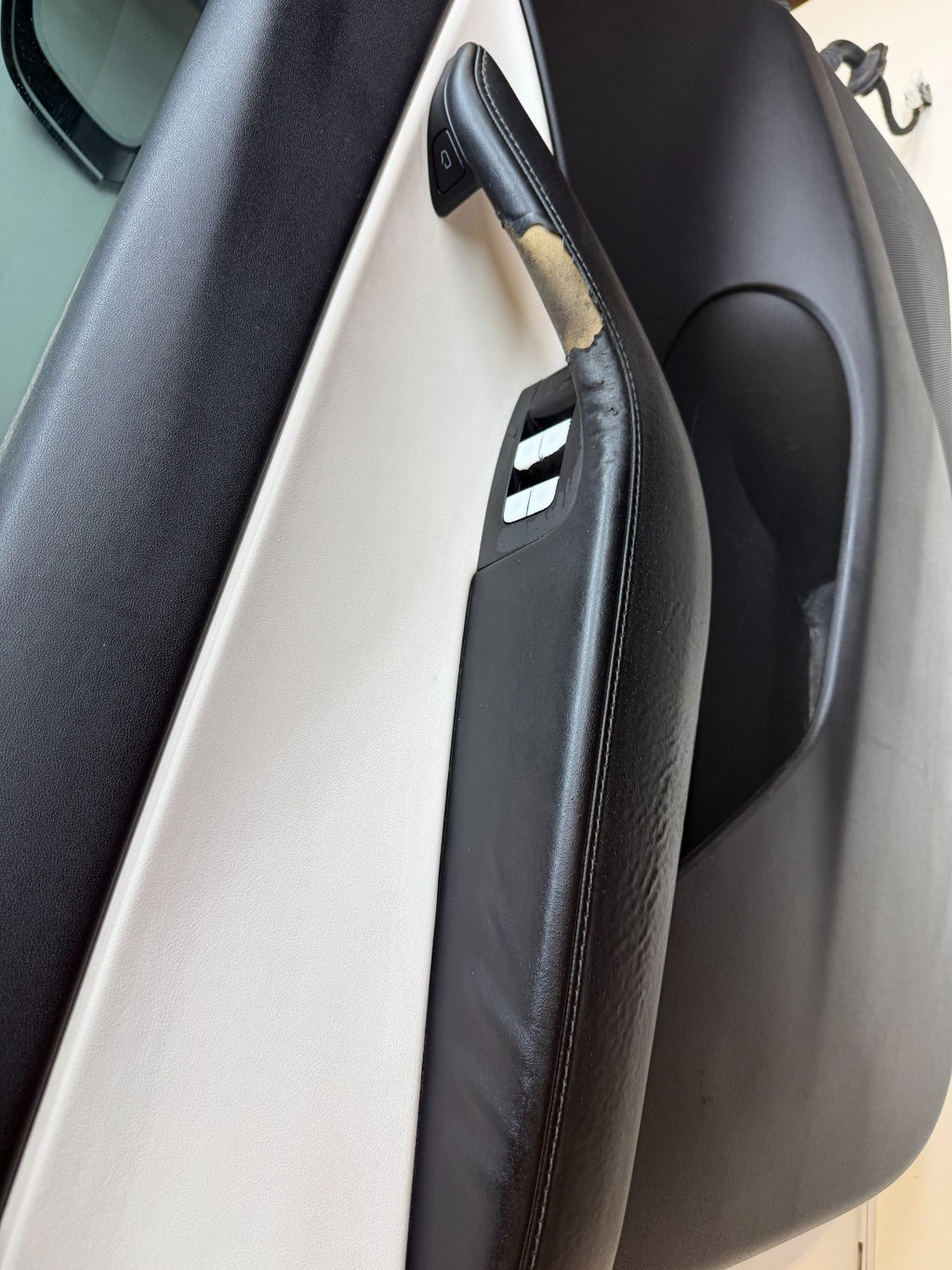 2012-2020 Tesla Model Y Fornt Left Driver Side Complete Door Assembly