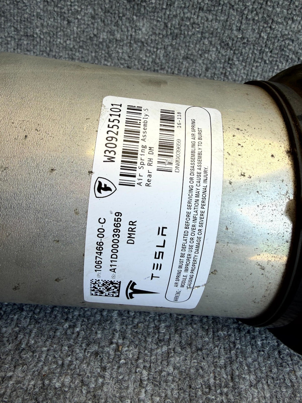 2016 – 2020 TESLA MODEL S REAR RIGHT SIDE AIR SPRING SHOCK OEM, 1067466-00-C
