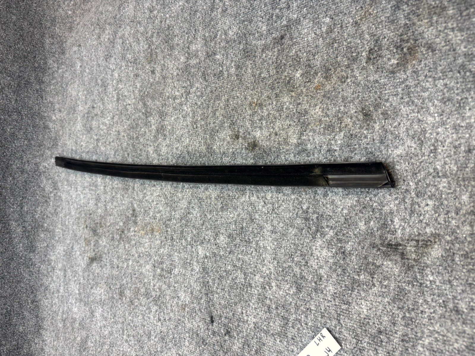2020 - 2024 TESLA MODEL Y REAR LEFT DOOR WINDOW MOLDING TRIM OEM, 1495722-00-B