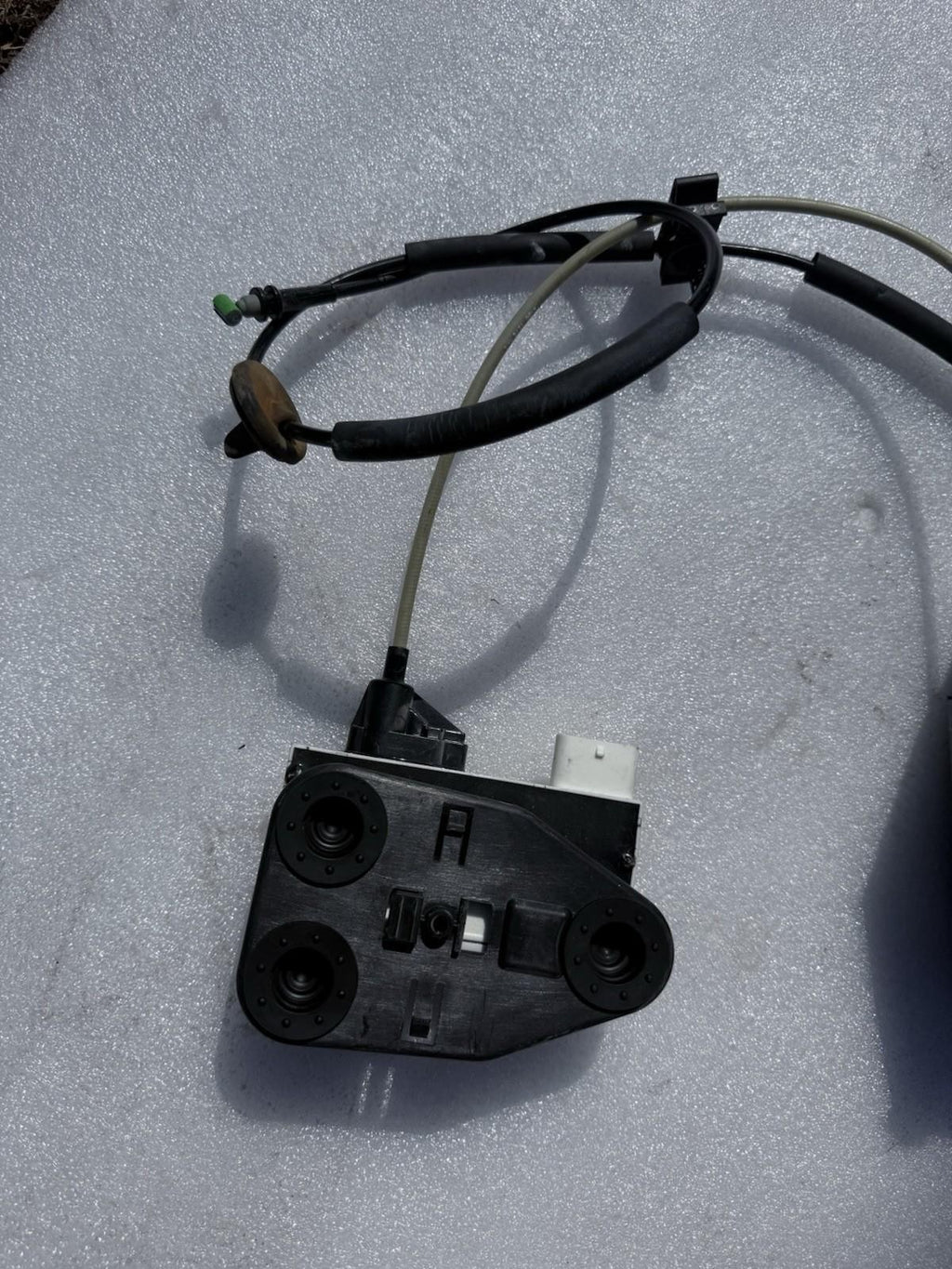♦️2016 - 2020 TESLA MODEL X FRONT LEFT SIDE DOOR LOCK ACTUATOR OEM, 1112063-90-A