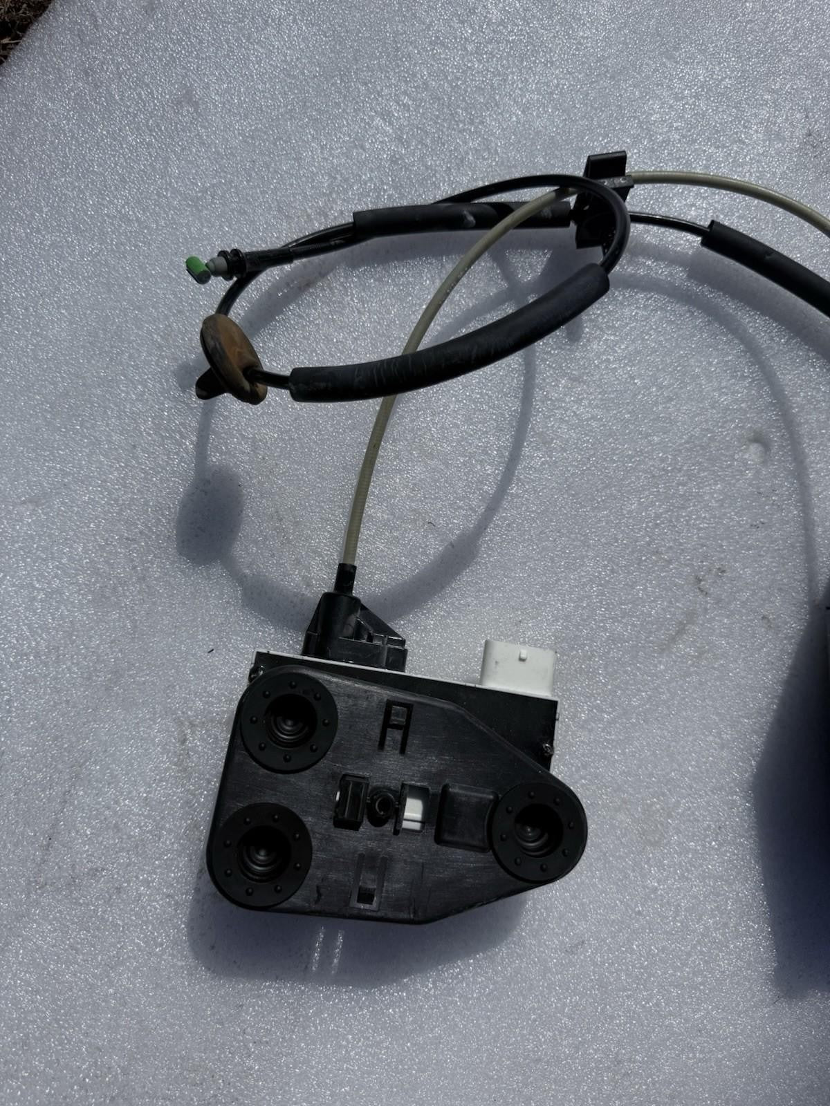 ♦️2016 - 2020 TESLA MODEL X FRONT LEFT SIDE DOOR LOCK ACTUATOR OEM, 1112063-90-A