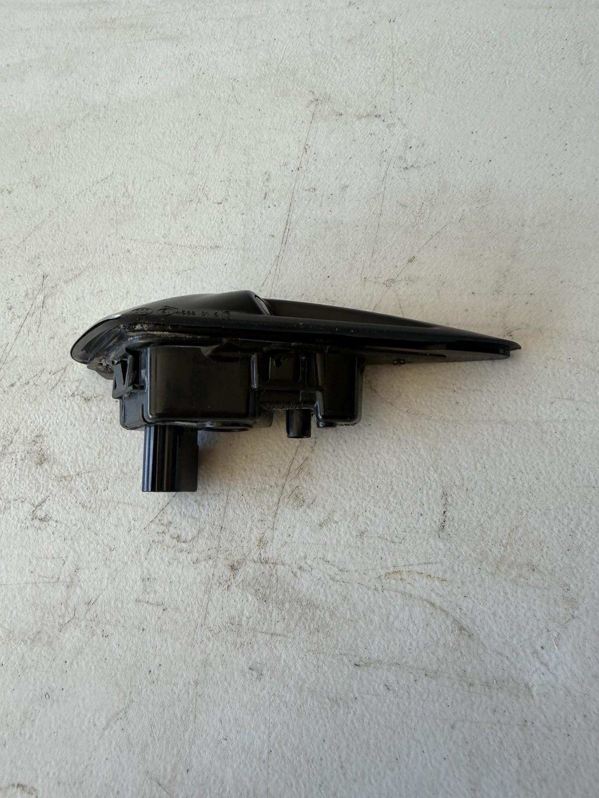 ♦️17–23 TESLA MODEL 3 FRONT LEFT SIDE TURN SIGNAL FENDER CAMERA OEM, 1125106-77C