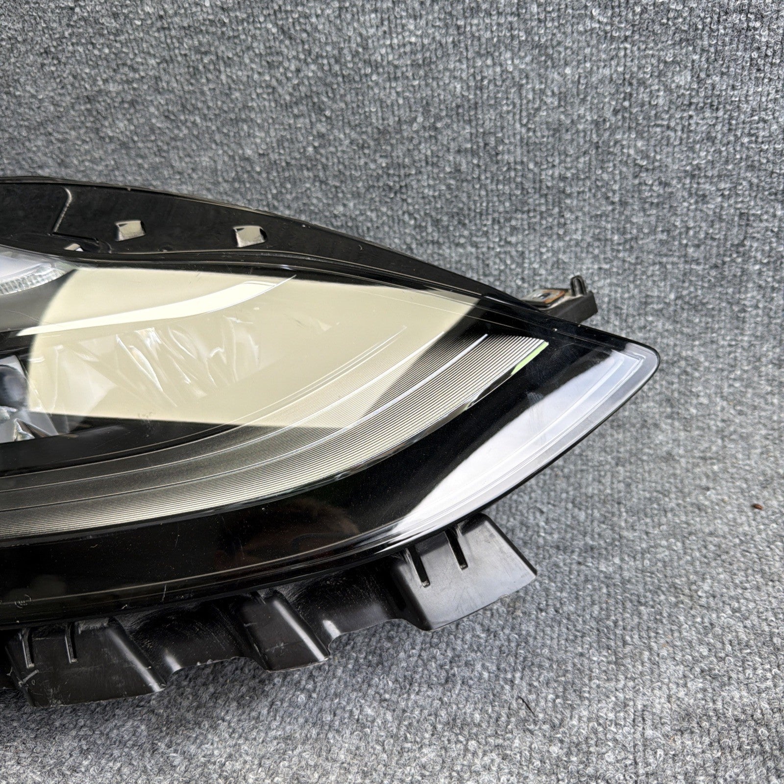 For Tesla 21-23 Model 3/ 20-24 Model Y Right LED Headlight Headlamp 1514953-00-E