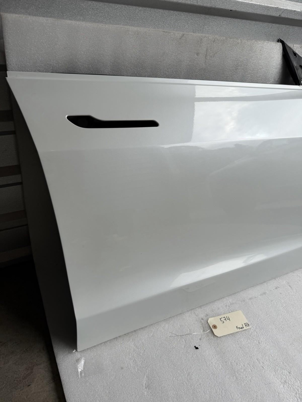 ♦️2017-2020 Tesla Model 3 Front Passenger Door Shell Panel Right RH White