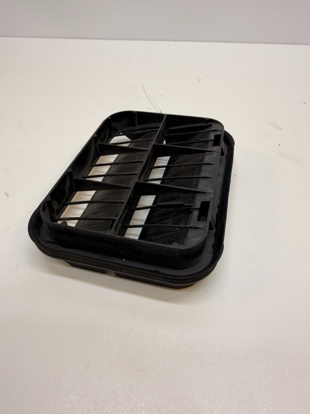 2012-2020 Tesla Model S Rh / Lh Rear Body Ventilation Grille 2F2A-B280B62-AB