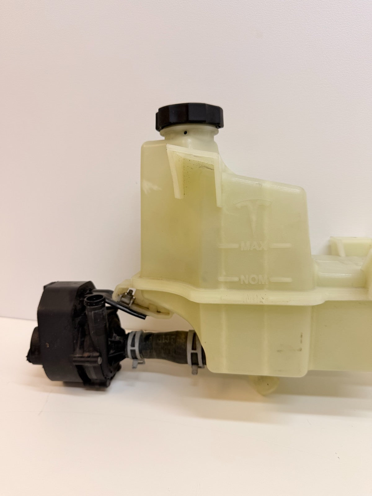 2012-2016 Tesla Model S Coolant Reservoir Bottle Expansion Tank Unit OEM