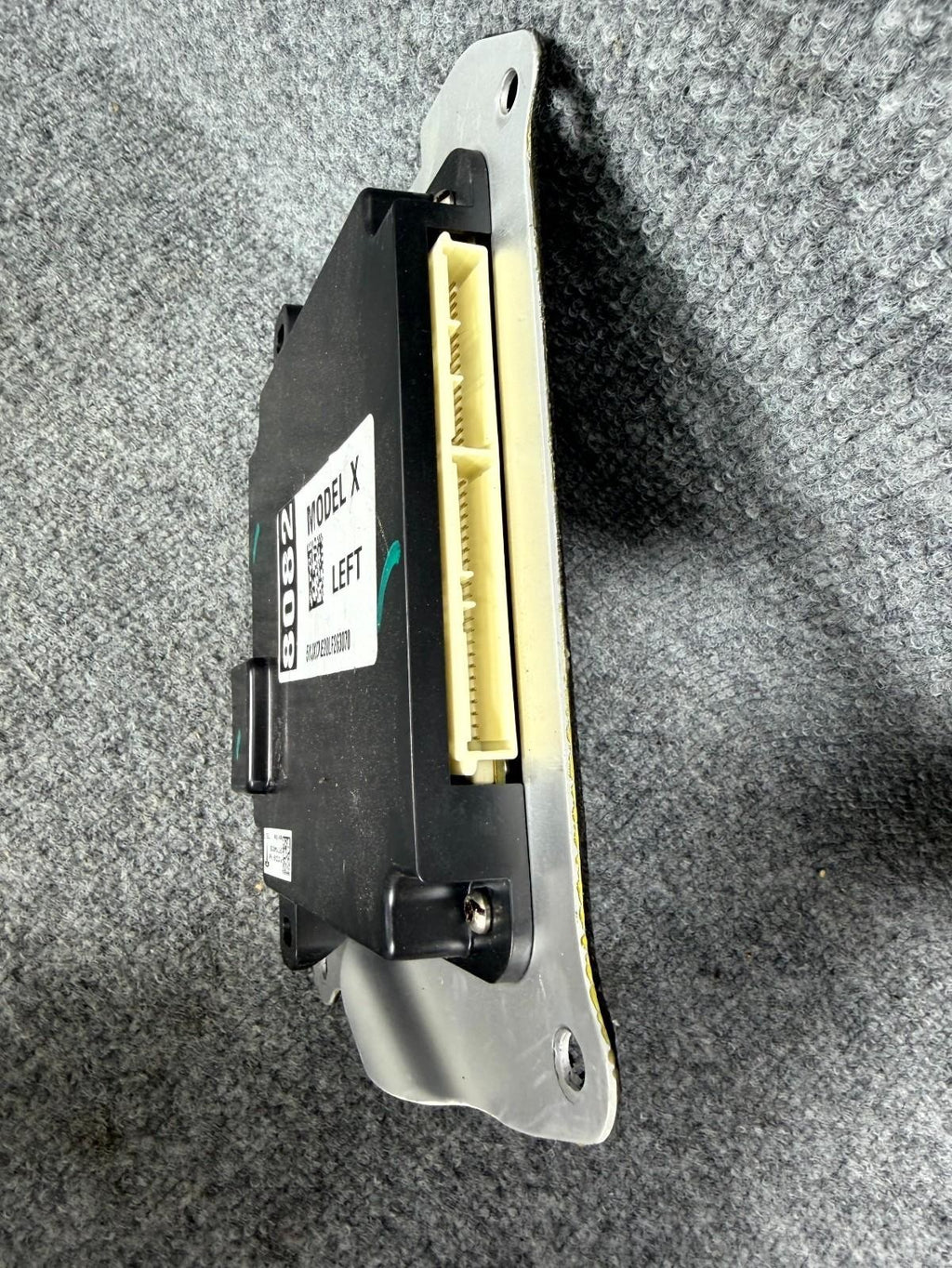 2016-2020 Tesla Model X Front Left Side Door Control Module Unit OEM, 103722200F