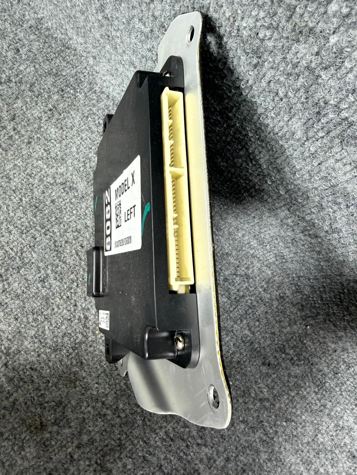 2016-2020 Tesla Model X Front Left Side Door Control Module Unit OEM, 103722200F