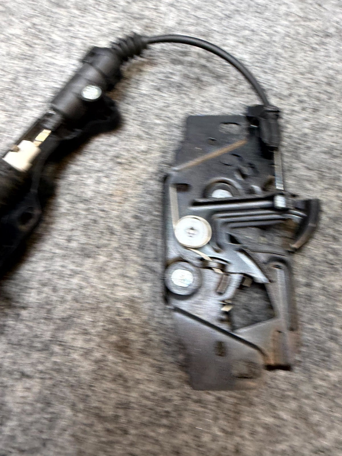 2020 - 2024 TESLA MODEL Y FRONT HOOD LATCH LOCK MECHANISM OEM, 1033011-00-G