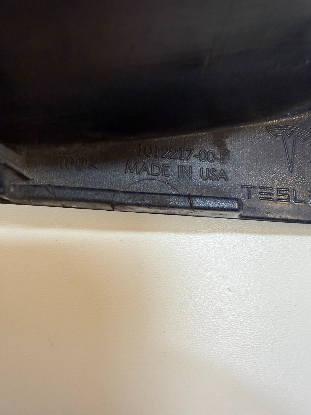 2012-25 Model S Passenger Rocker Skirt Molding Scuff Panel Right RH 1012217-00-F