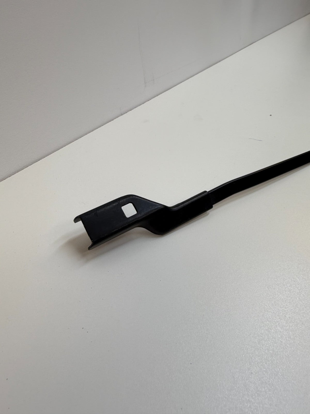 16-20 Tesla Model S Front Right Left Side Windshield Wiper Arm Set 6005951-00-C
