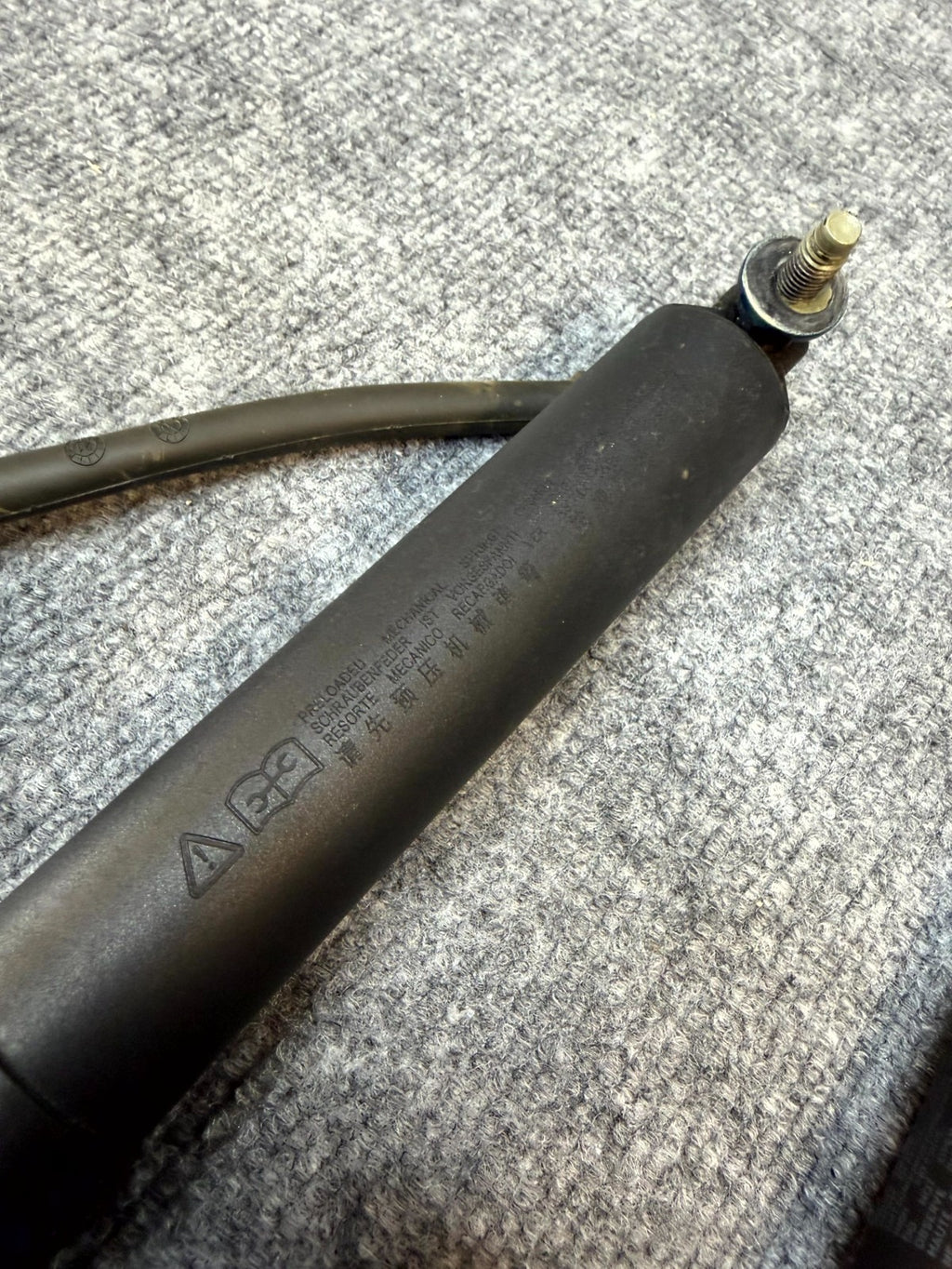 2020-2024 TESLA MODEL Y REAR LEFT & RIGHT LIFT GATE SHOCK STRUT OEM,1500601-00-B