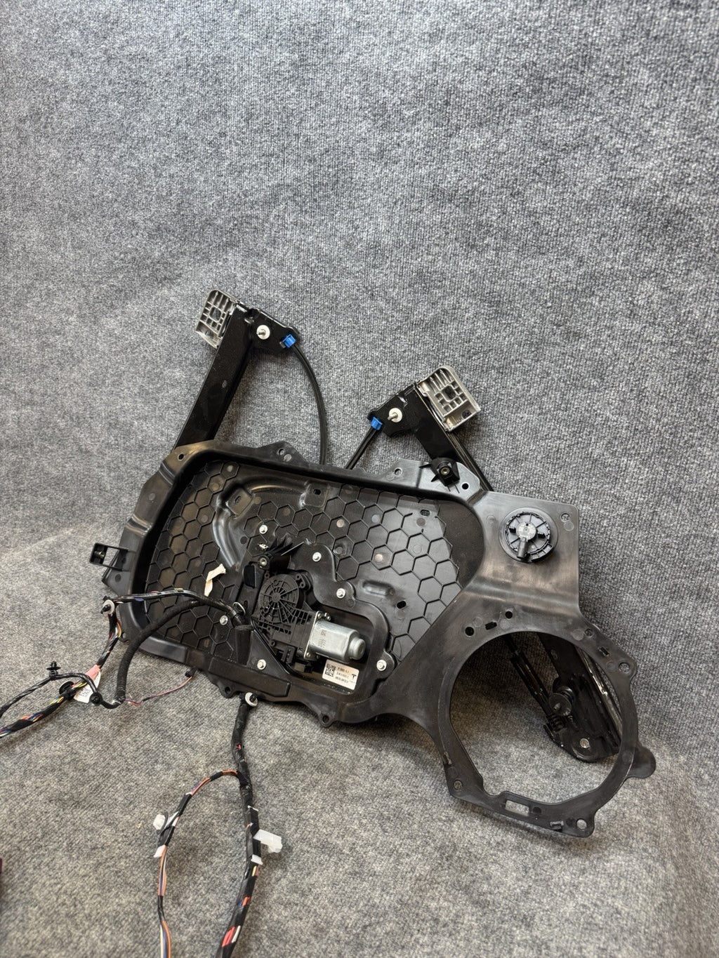 17-23 Model 3 Front Left Door Window Glass Regulator & Motor LH 1096620-10-F
