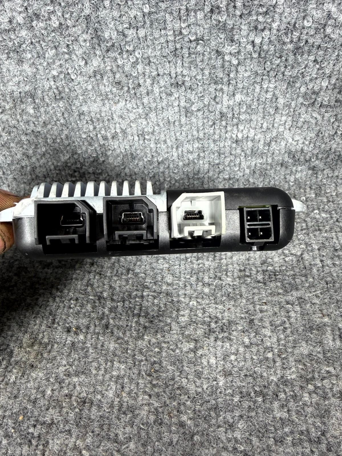 2016 - 2020 Tesla Model X Usb Hub W/ Wifi Control Module OEM, 1042829-00-F