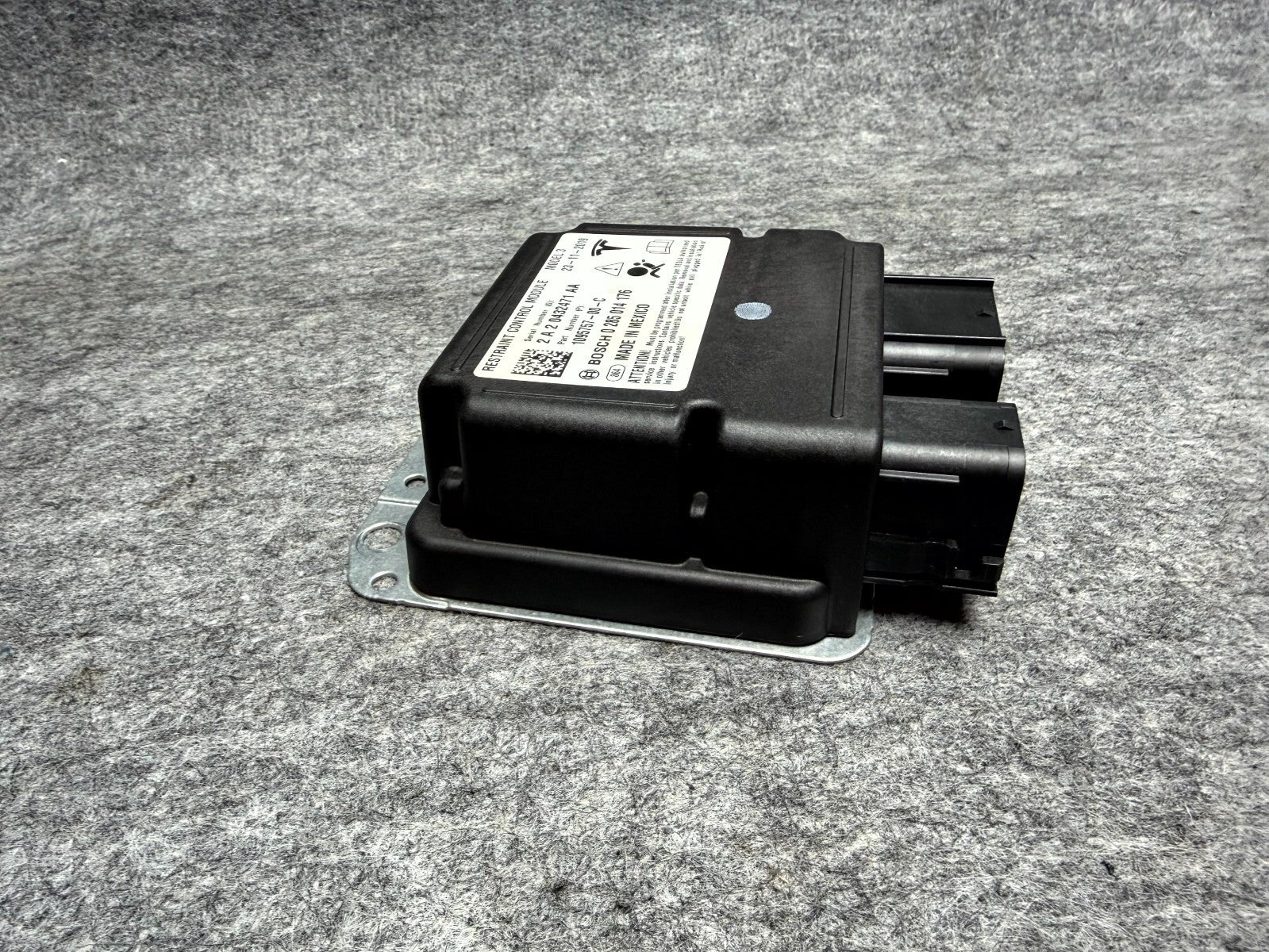 ♦️2017-2023 TESLA MODEL 3 RESTRAINT COMPUTER CONTROL MODULE UNIT OEM, 109575700C