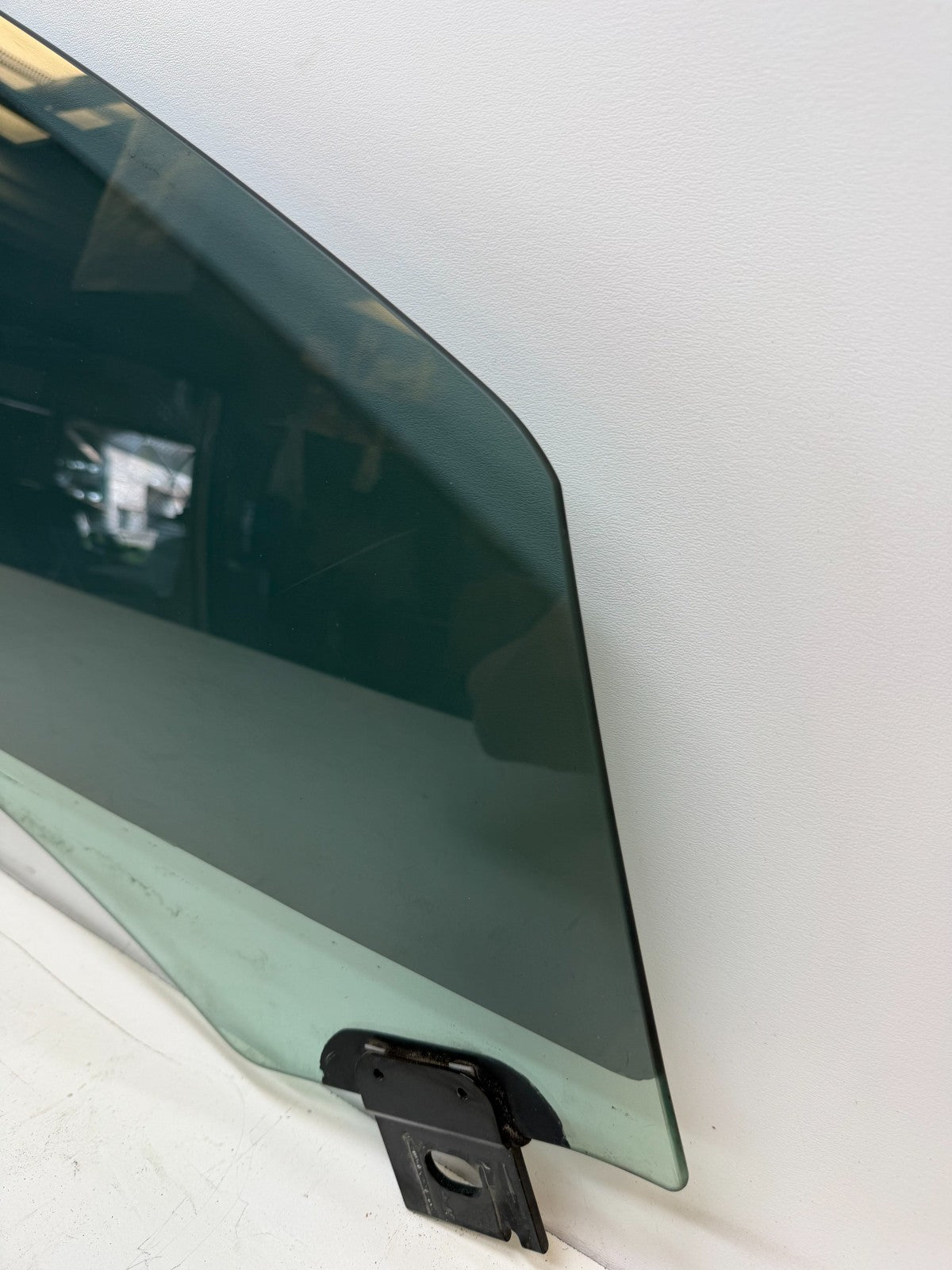 2012-20 Tesla Model S Front Right Passenger Side Door Window Glass 43R-001074