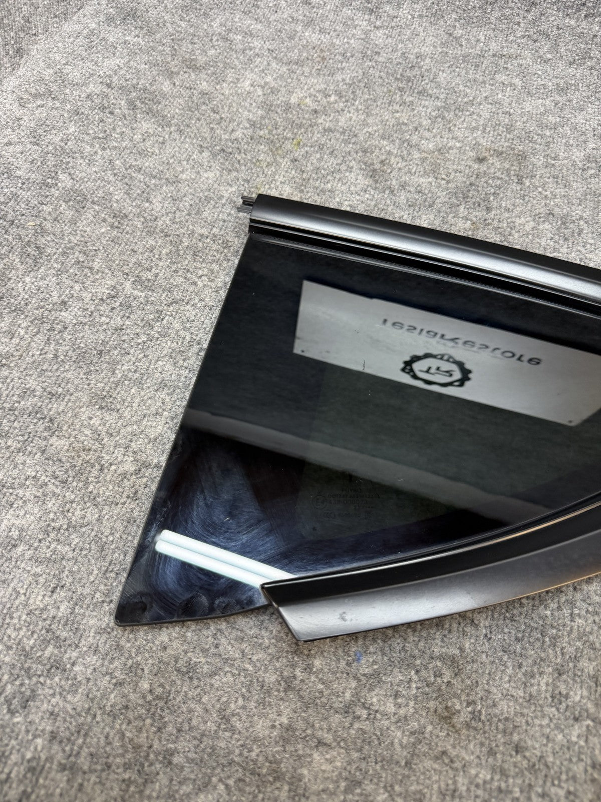 2020-2024 TESLA MODEL Y REAR RIGHT PASSENGER SIDE QUARTER GLASS OEM, 43R-000073
