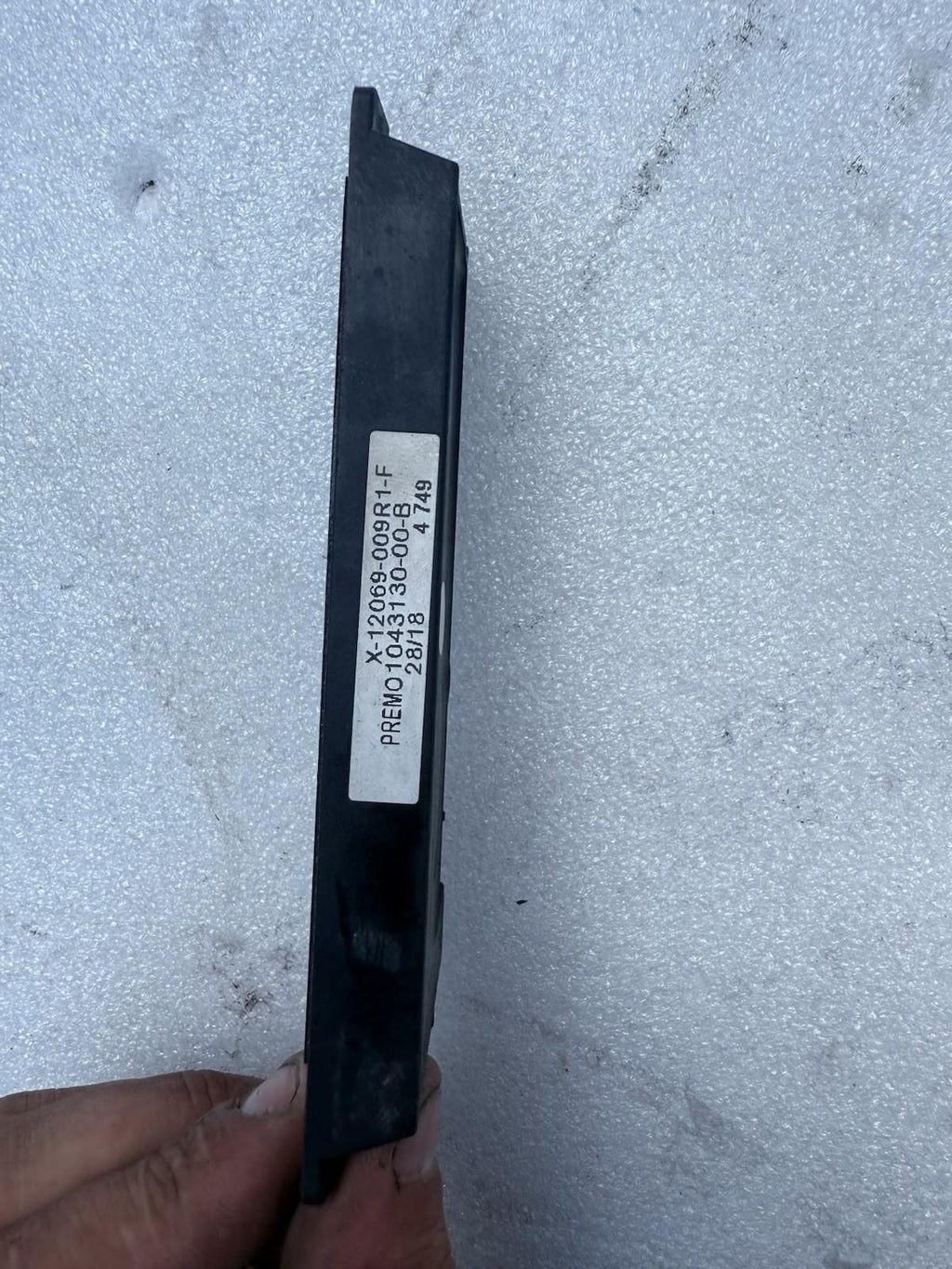 ♦️2016 - 2020 TESLA MODEL X RIGHT KEYLESS ENTRY ANTENNA MODULE OEM, 1043130-00-B