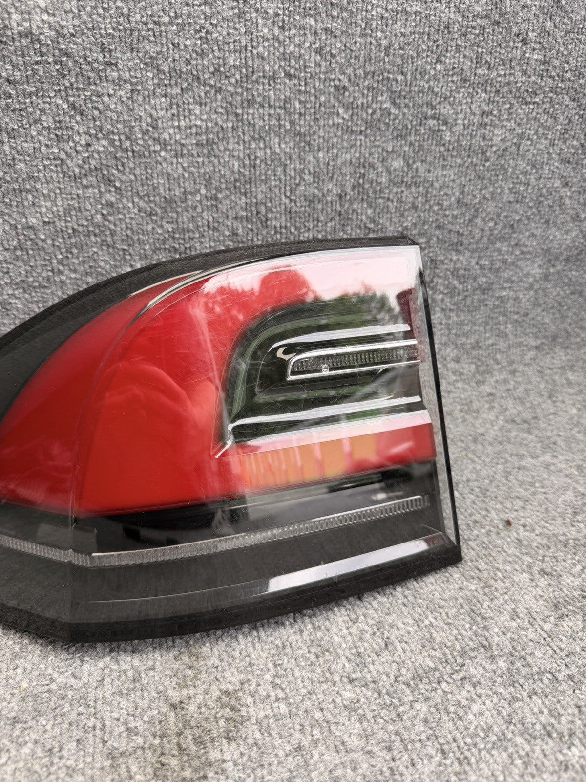 TESLA MODEL X TAIL LIGHT LEFT DRIVER 2016 2017 2018 2019 2020 LED 1034332-00-B
