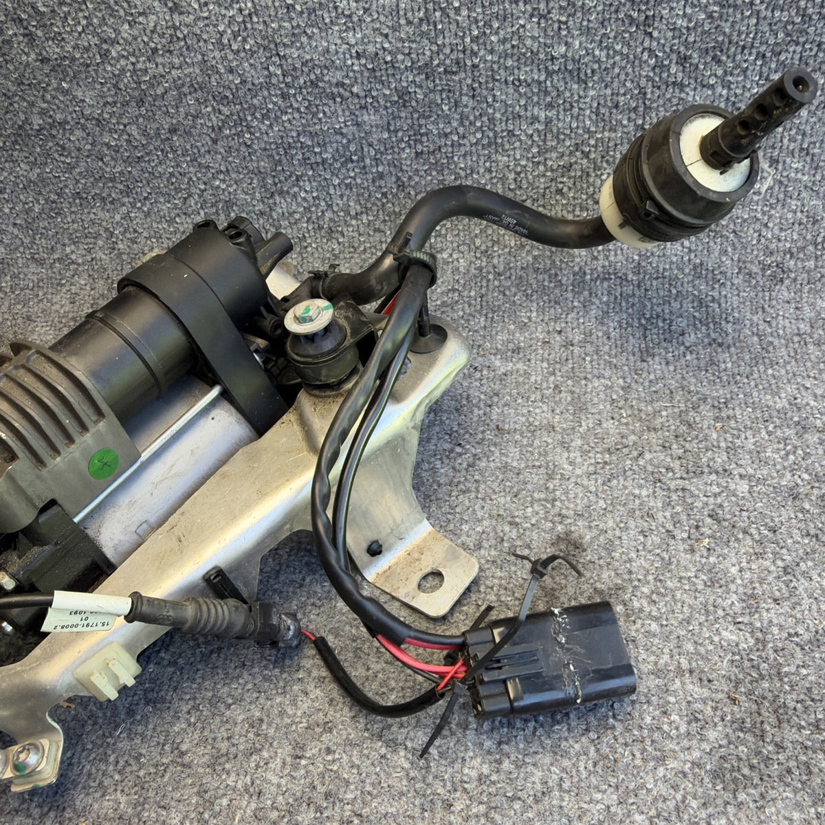 2012-2015 Tesla Model S Air Suspension Compressor Pump w/ Bracket 6006404-00-B