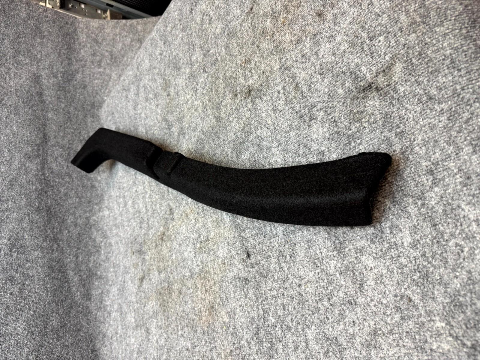2020 - 2024 TESLA MODEL Y REAR TRUNK LOAD FLOOR BRACKET OEM, 1935924-70-E