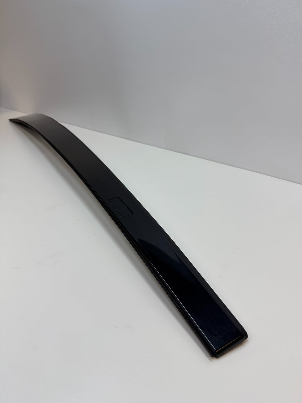 2016-2020 TESLA MODEL S ROOF APPLIQUE MOLDING LEFT 607000132