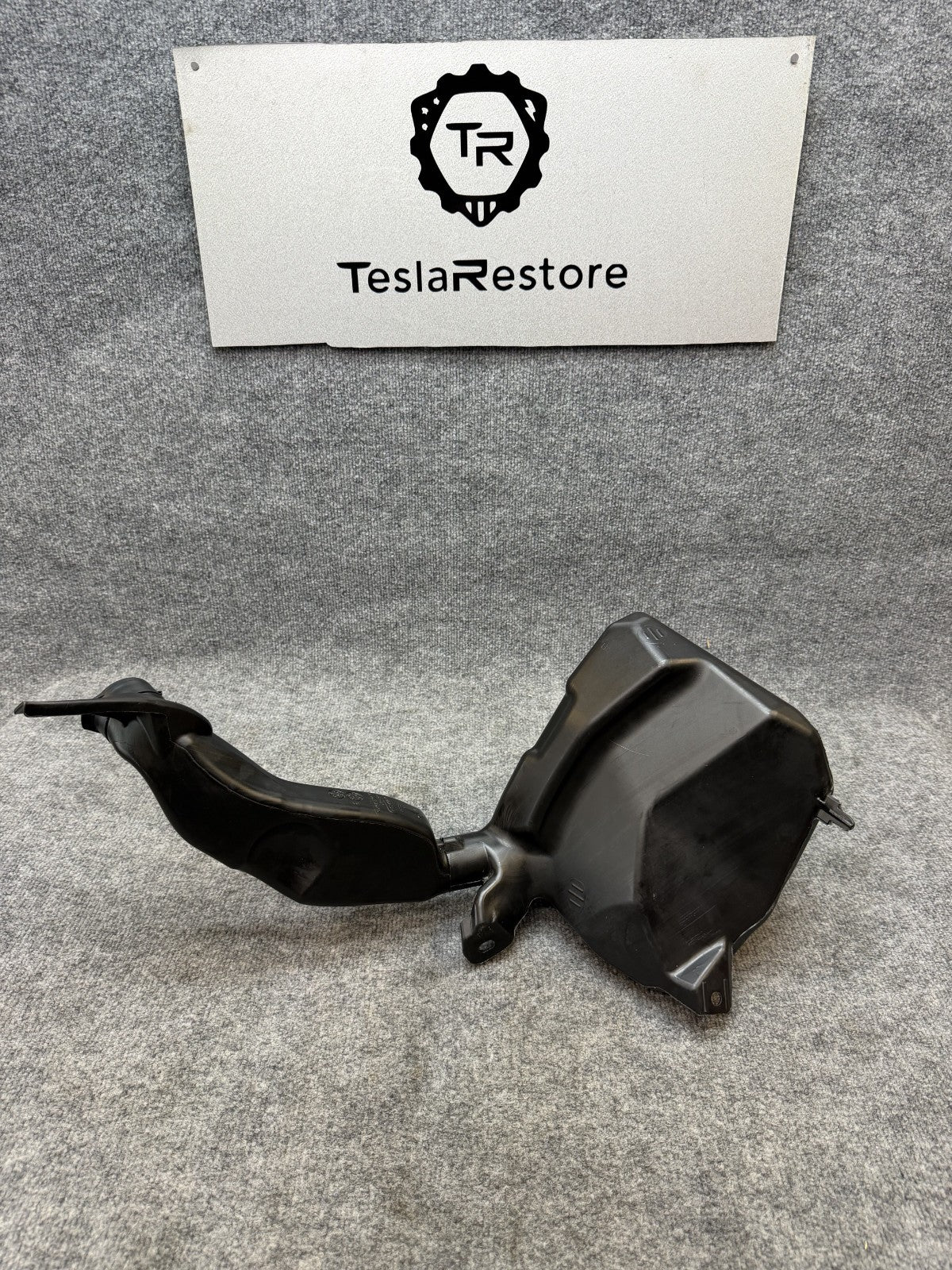 2020-2024 TESLA MODEL Y WINDSHIELD WASHER RESERVOIR BOTTLE TANK OEM,1490400-00-C