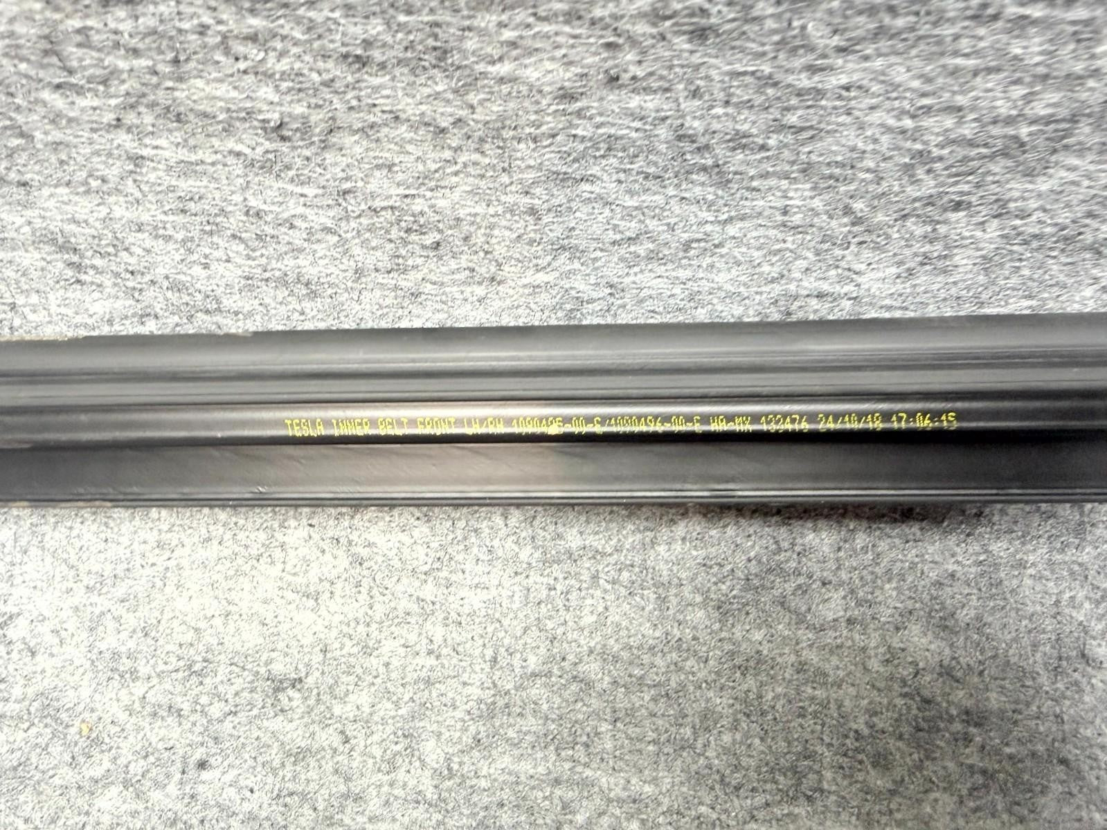 ♦️17-23 TESLA MODEL 3 FRONT LH / RH DOOR WINDOW WEATHERSTRIP SEAL OEM 109049500E
