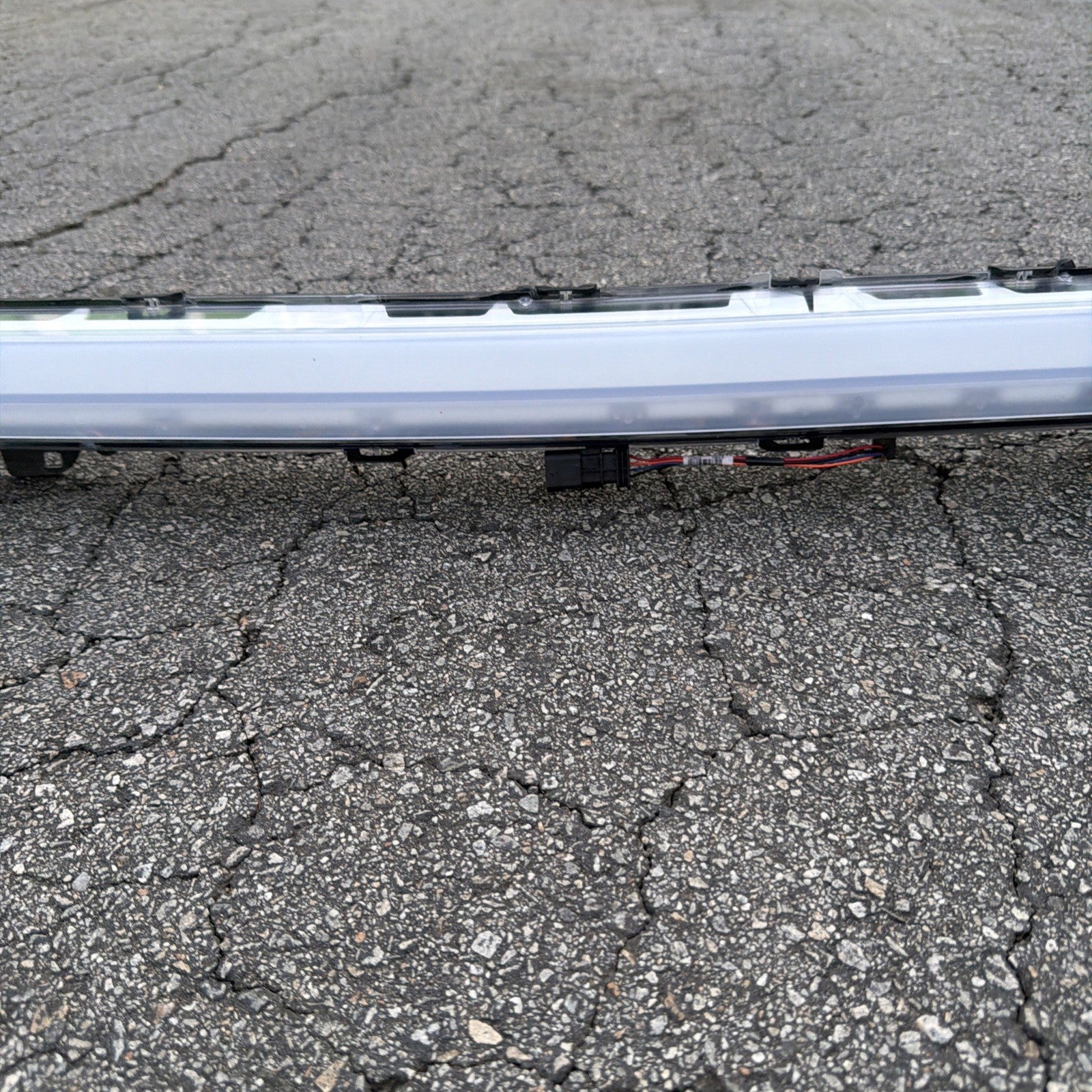 2024-2026 Tesla Cybertruck Front LightBar 1806407-00-D OEM