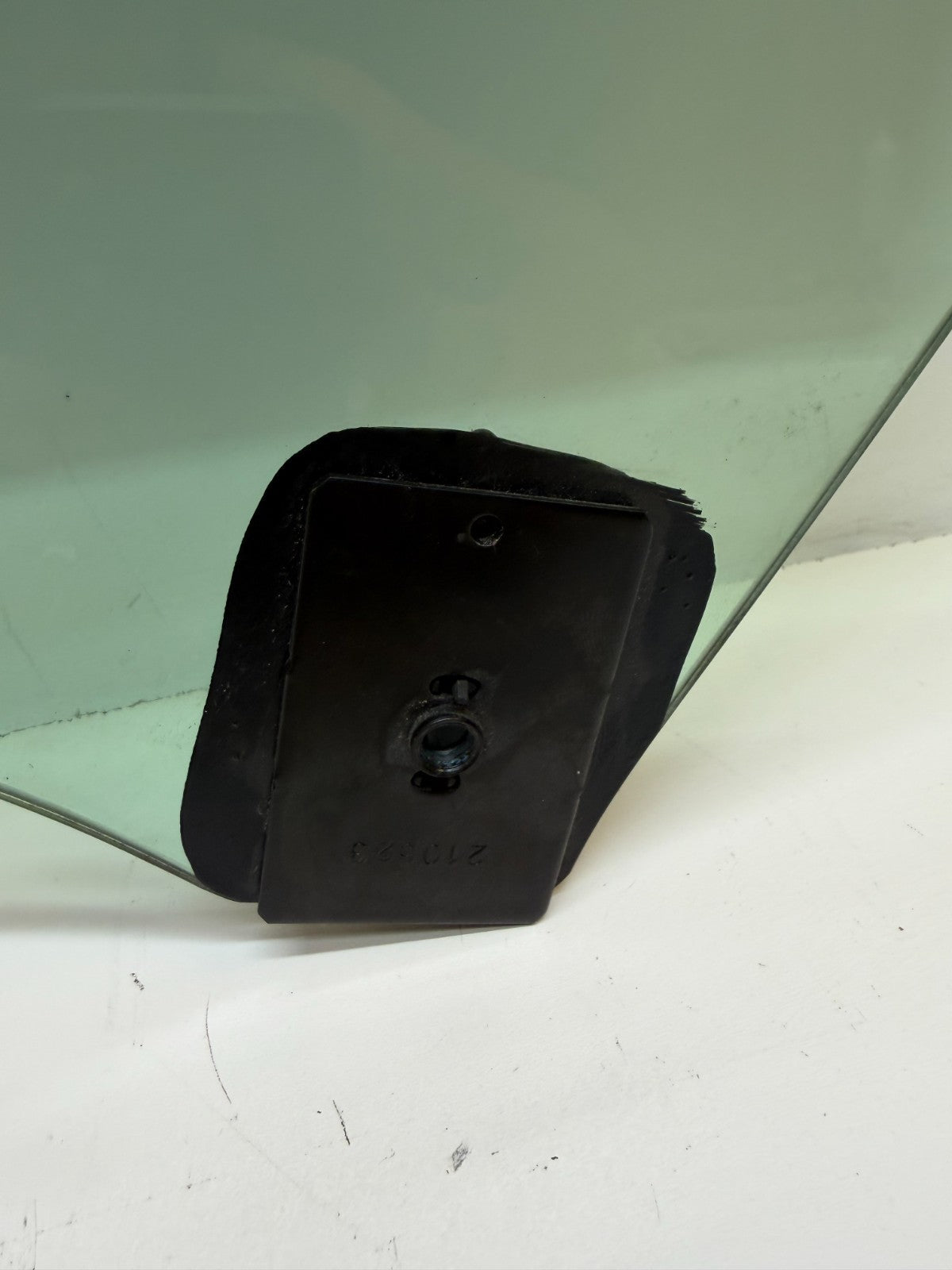 2021-2023 Tesla Model 3 M3 Front Driver Side Door Window Glass Left 43R-014955