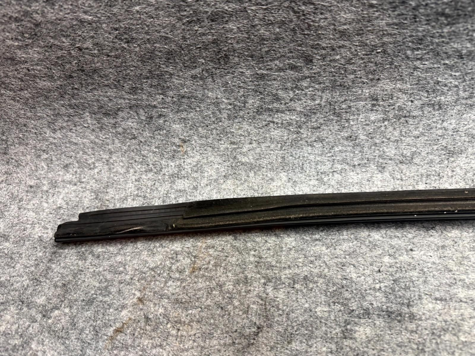 ♦️2017-2023 TESLA MODEL 3 REAR RIGHT WINDOW WEATHERSTRIP TRIM OEM, 1080746-00-D