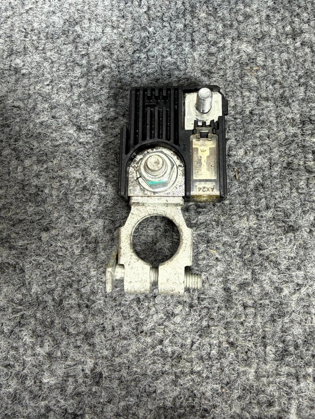 2016-2020 Tesla Model X Positive Battery Terminal W/o Cable OEM, 1055405-00-B