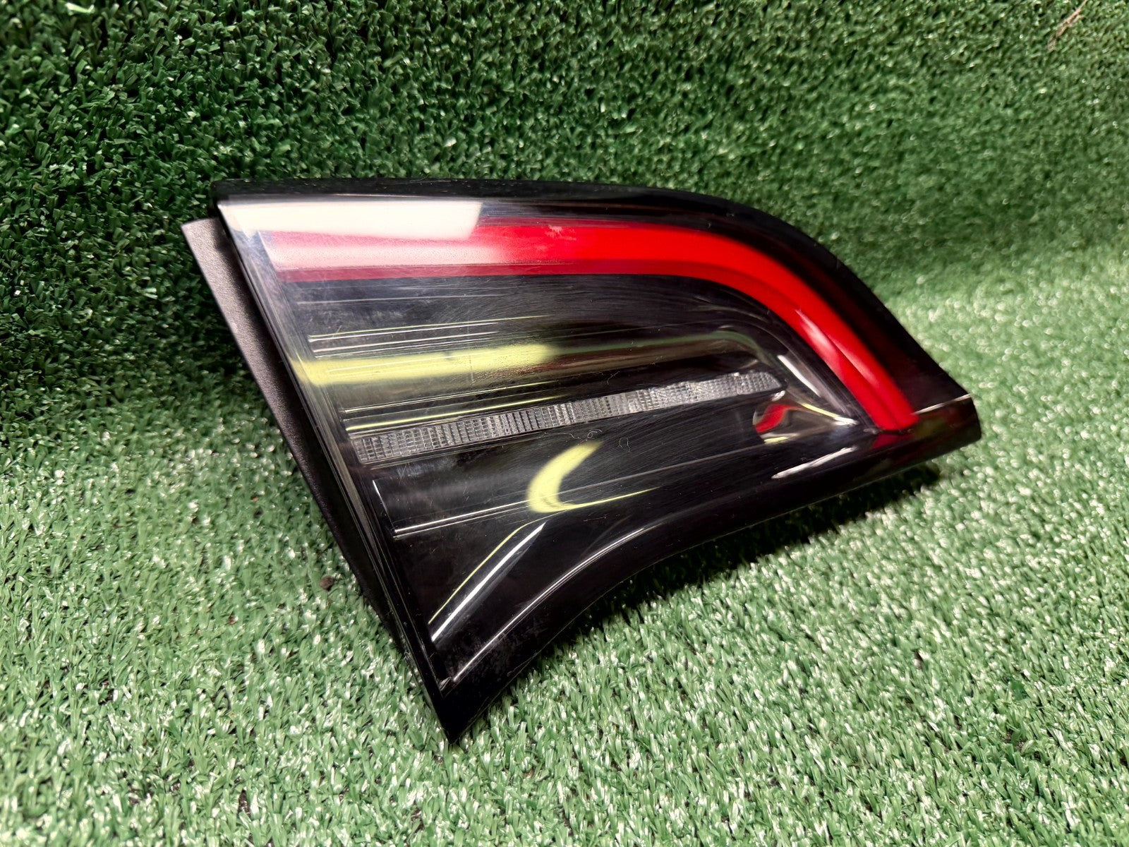 ♦️17 - 23 TESLA MODEL 3 Y REAR LEFT TAIL LIGHT TAILLIGHT LAMP OEM, 1502088-00-B