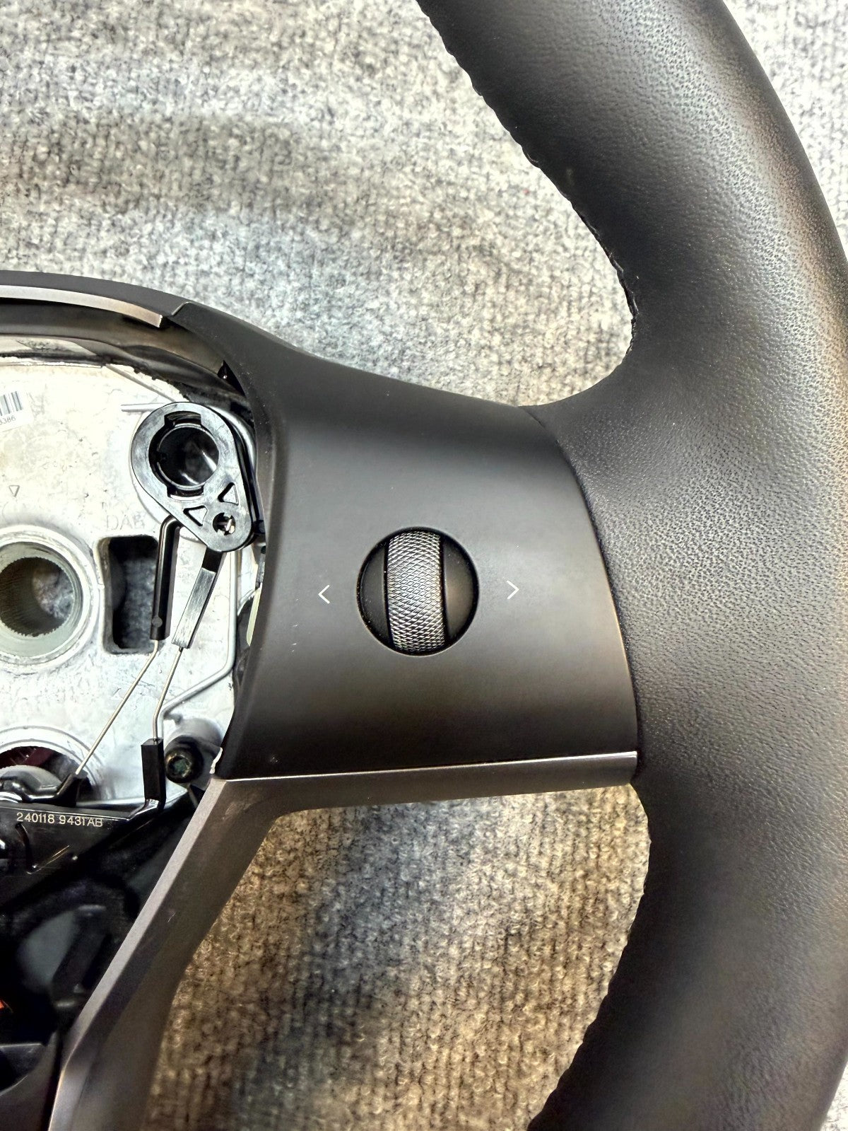 2020 - 2024 TESLA MODEL Y HEATED LEATHER STEERING WHEEL BLACK OEM, 1490214-00-B