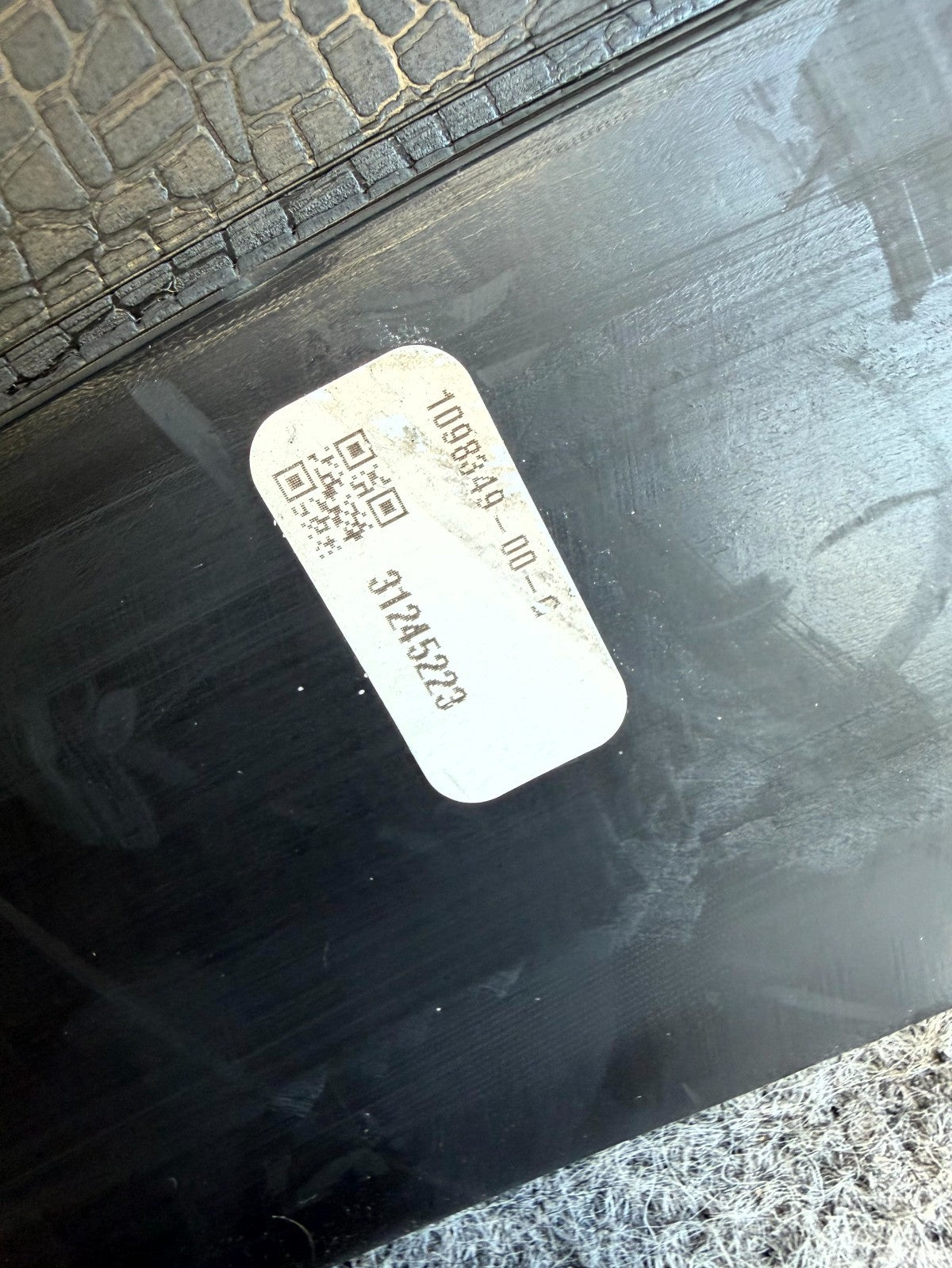 ♦️17–23 TESLA MODEL 3 FRONT RIGHT SEAT SWITCH OUTER TRIM COVER OEM, 1098349-00-G