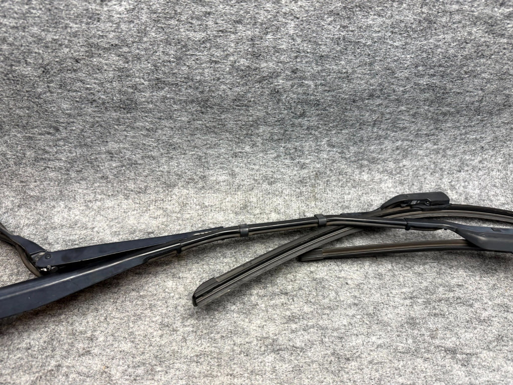 ♦️2017–2023 TESLA MODEL 3 FRONT RIGHT & LEFT WINDSHEILD WIPER OEM, 6004FV4057