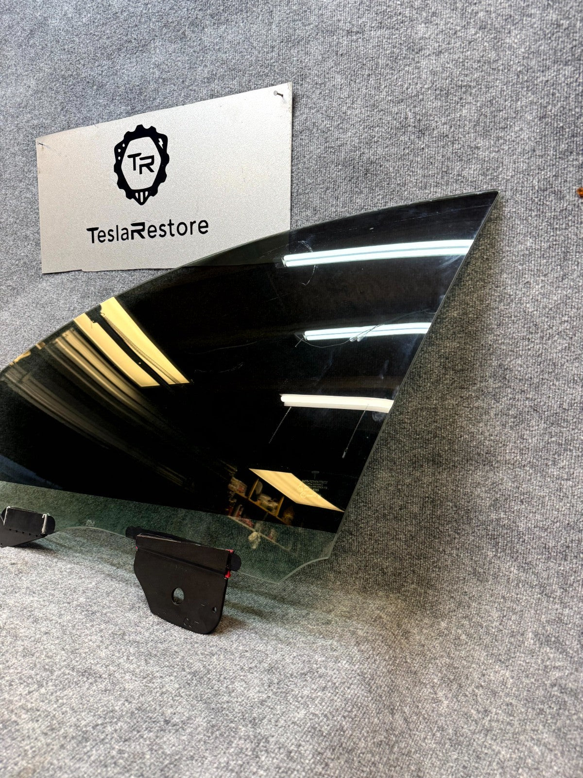 2020-2024 TESLA MODEL Y FRONT LEFT DRIVER SIDE DOOR WINDOW GLASS OEM, 43R-014955