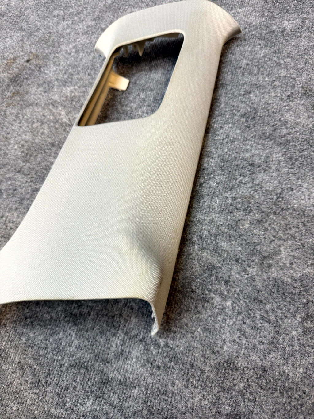 2020 - 2024 TESLA MODEL Y RIGHT SIDE B PILLAR UPPER TRIM COVER OEM, 1494607-00-C